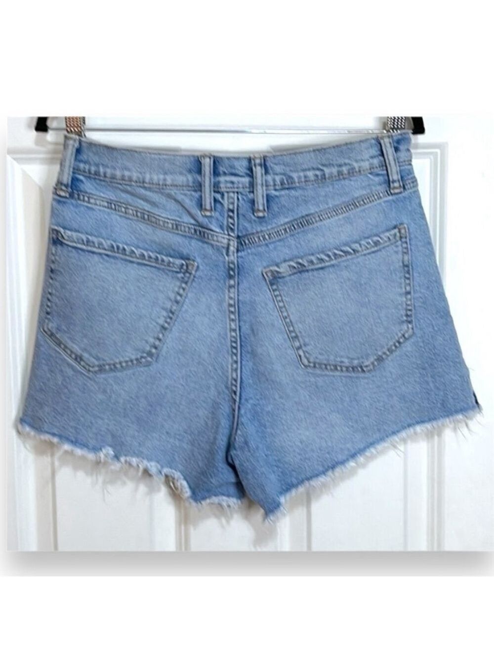 Jean Shorts Juniors Size 7/28 High Rise 3.5” Light Wash - Picture 3 of 5